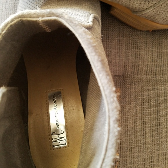 Cute size 8 grey INC booties, lightly worn - Picture 2 of 3